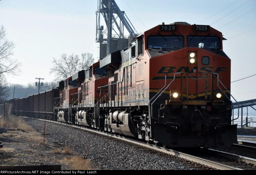 All rail ore empties roll west